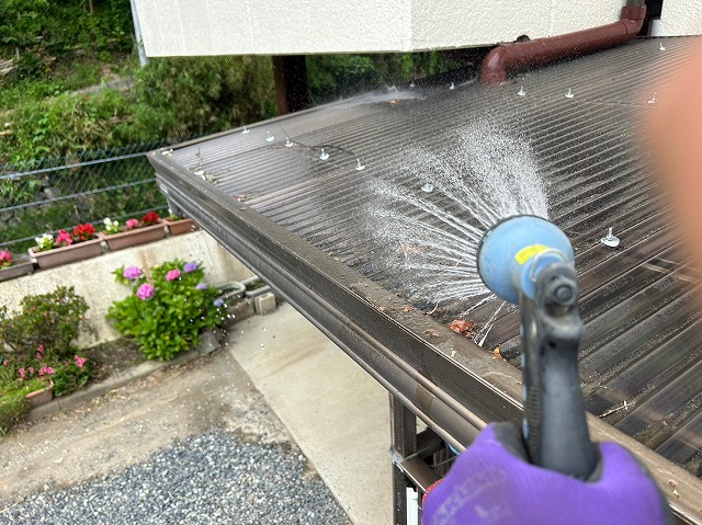 韮崎市　軒天井破損